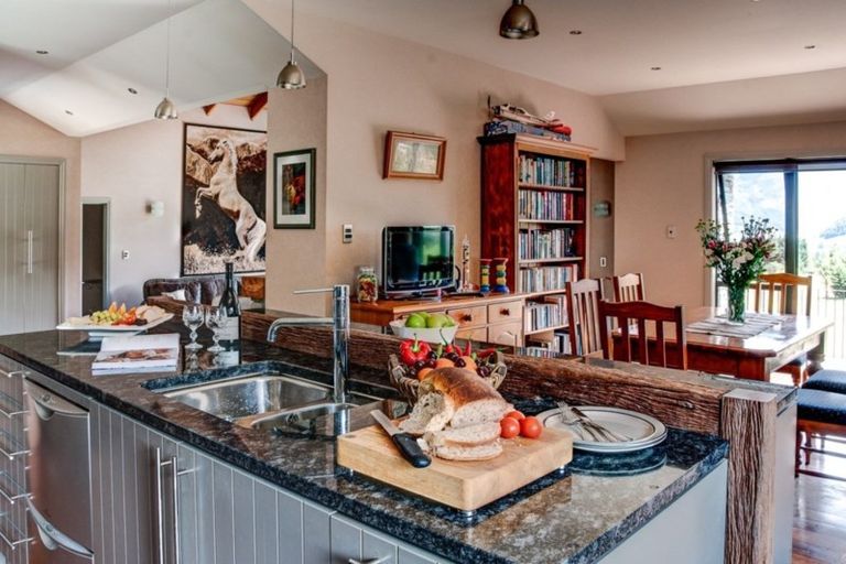 Photo of property in 41 Precipice Lane, Glenorchy, 9372