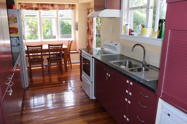 Photo of property in 112 Limbrick Street, Terrace End, Palmerston North, 4410