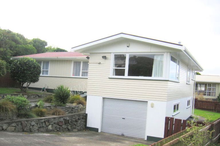 Photo of property in 122 Ironside Road, Johnsonville, Wellington, 6037