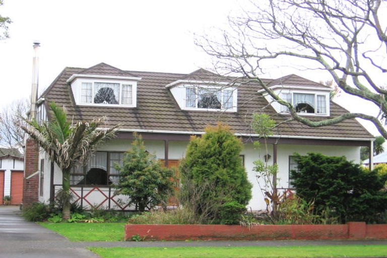 Photo of property in 29 Pahiatua Street, Hokowhitu, Palmerston North, 4410