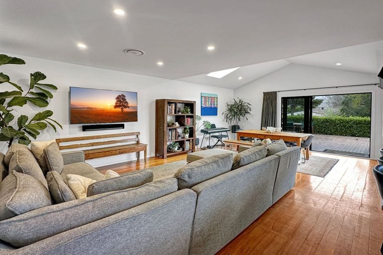 Photo of property in 45 Heretaunga Square, Silverstream, Upper Hutt, 5019