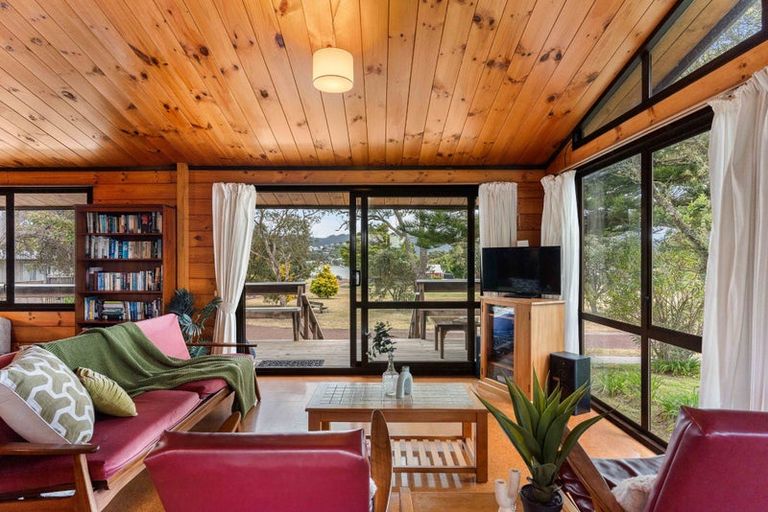 Photo of property in 33 Dunlop Drive, Pauanui, Hikuai, 3579