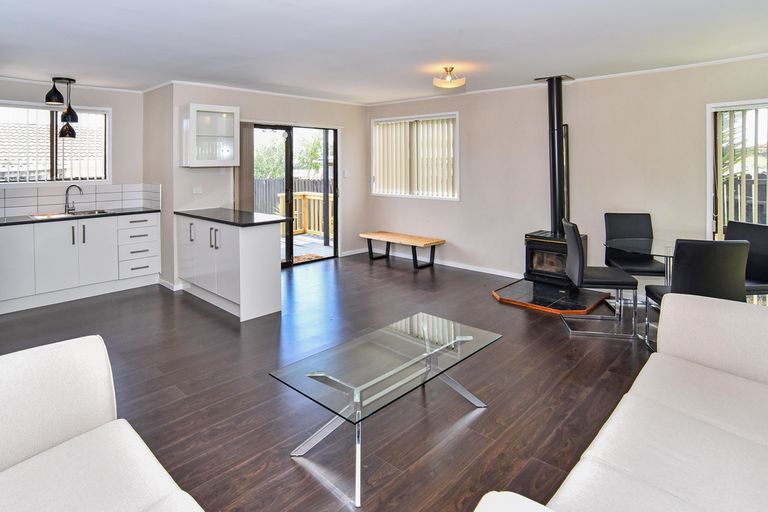 Photo of property in 4a Palmers Road, Clendon Park, Auckland, 2103