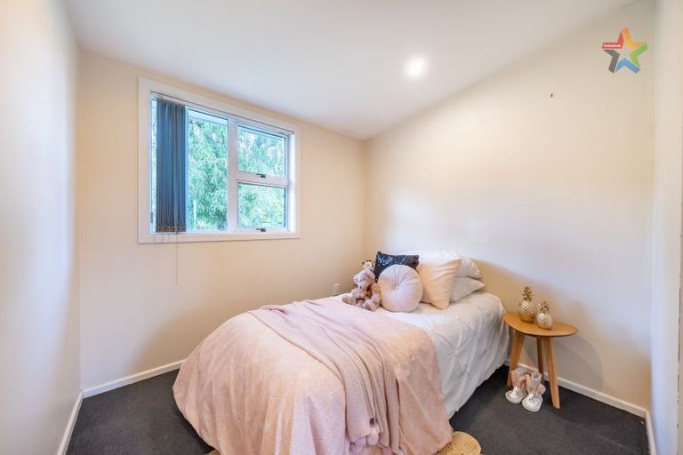 Photo of property in 2 Molloys Road, Te Marua, Upper Hutt, 5018