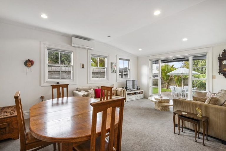 Photo of property in 1/14 Beach Road, Northcote Point, Auckland, 0627