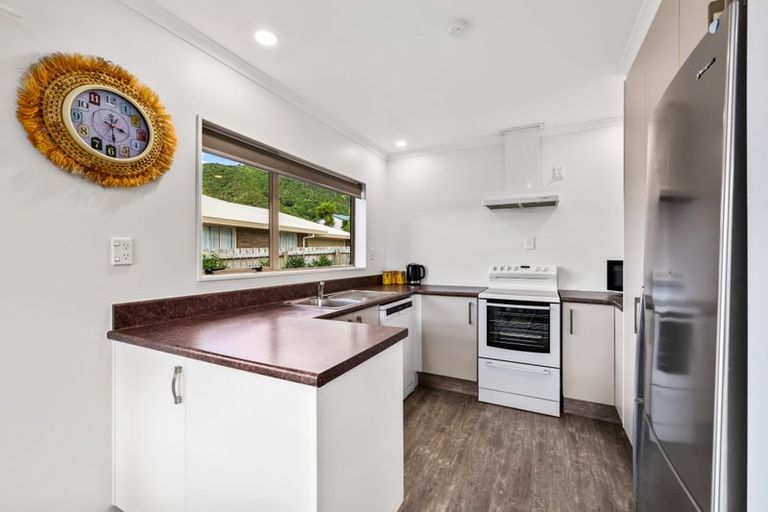 Photo of property in 67 Moana View Road, Waikawa, Picton, 7220