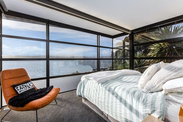 Photo of property in 377a Karaka Bay Road, Karaka Bays, Wellington, 6022