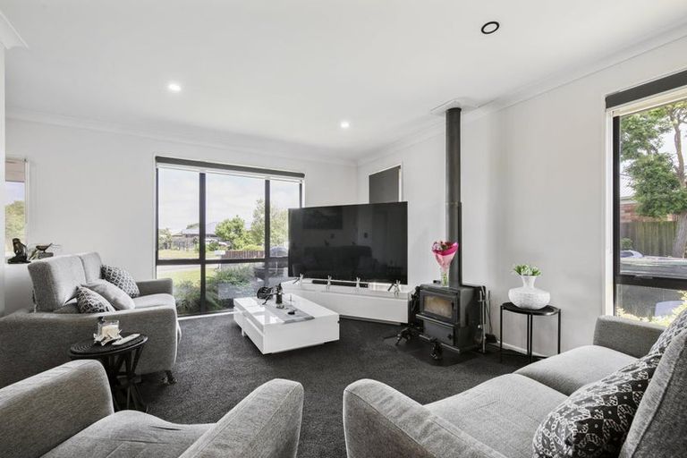 Photo of property in 18 Parkinson Place, Woodend, 7610