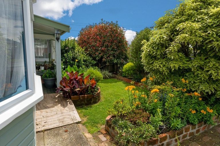 Photo of property in 35 York Street, Picton, 7220