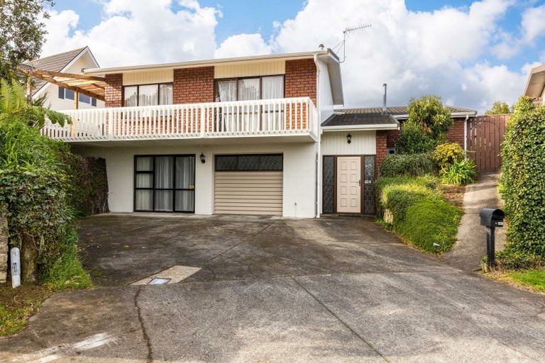 Photo of property in 10 Ruskin Place, Westown, New Plymouth, 4310