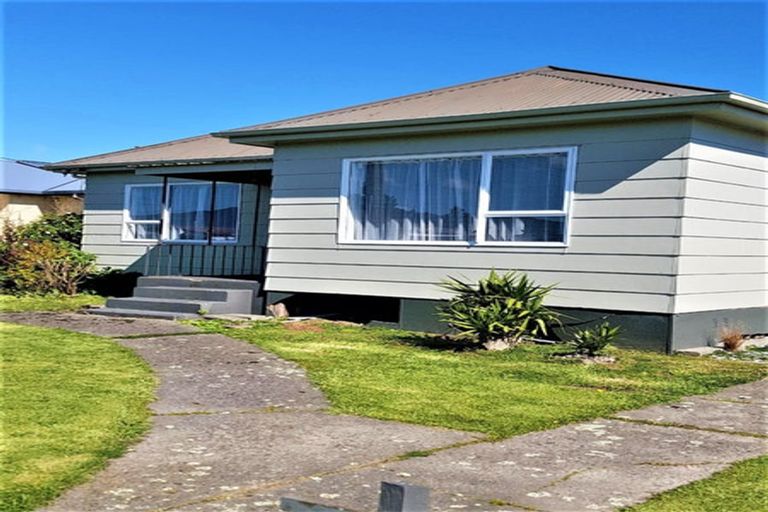 Photo of property in 150 Queen Street, Westport, 7825