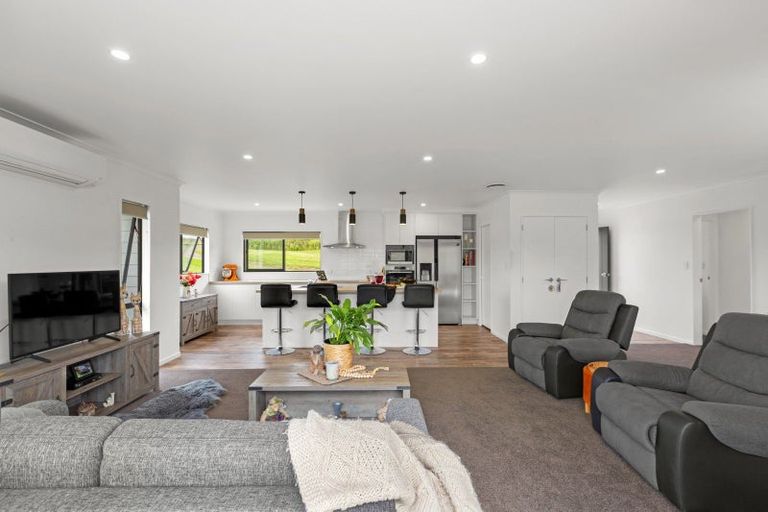 Photo of property in 64 Ruapuke Road, Raglan, 3296