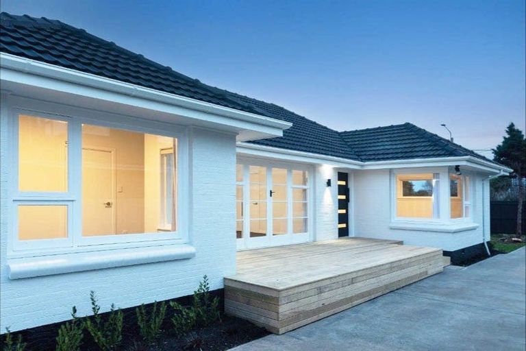 Photo of property in 94 Avondale Road, Avondale, Christchurch, 8061