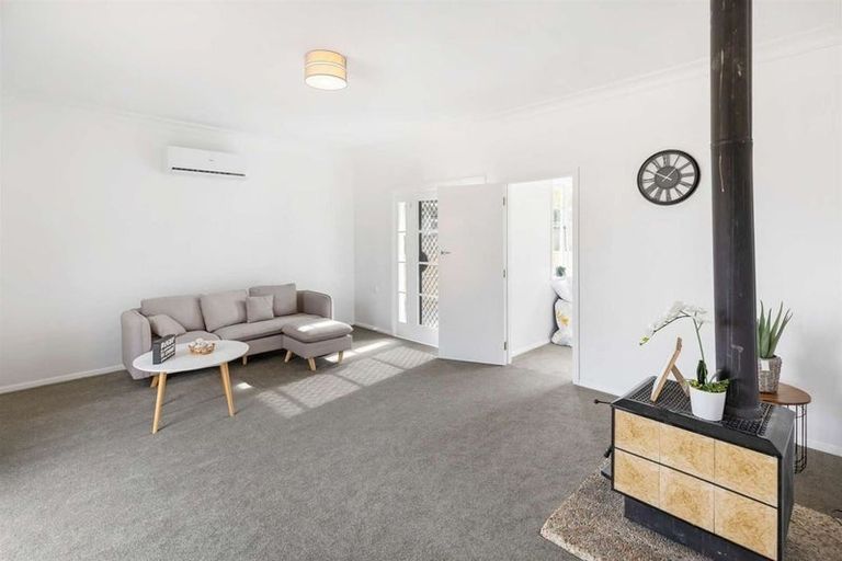 Photo of property in 14 Chester Street, Levin, 5510