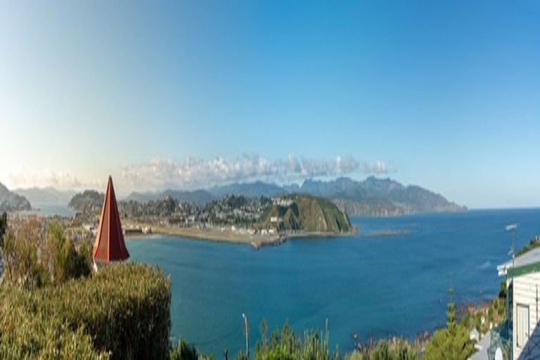 Photo of property in 73 View Road, Houghton Bay, Wellington, 6023