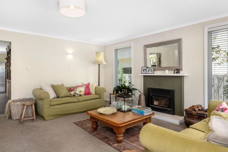 Photo of property in 19 Paremata Crescent, Paremata, Porirua, 5024