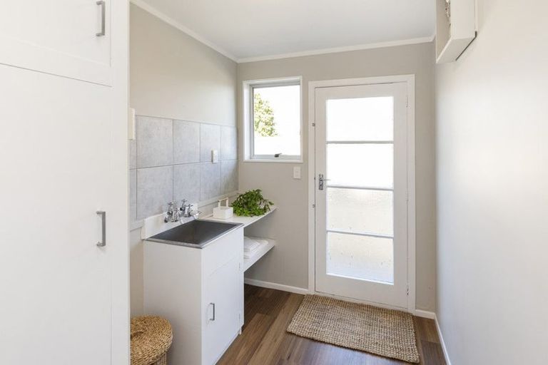 Photo of property in 17 Banks Place, Rangiora, 7400