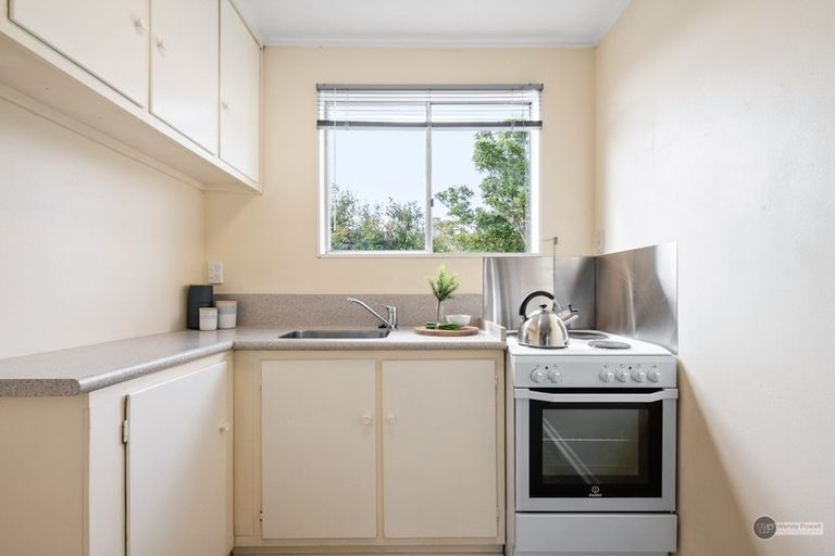 Photo of property in 8/19 Pirie Crescent, Moera, Lower Hutt, 5010