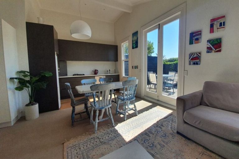 Photo of property in 77 Eliot Street, New Plymouth, 4310