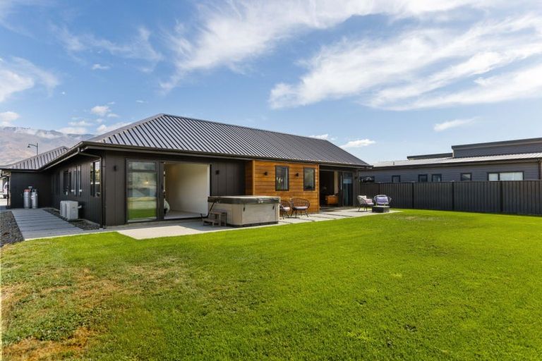 Photo of property in 14 Arion Court, Mount Pisa, Cromwell, 9383