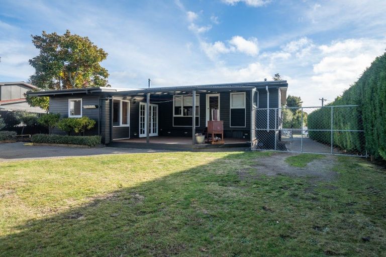 Photo of property in 14 Parata Street, Two Mile Bay, Taupo, 3330