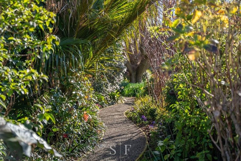 Photo of property in 8 Ngarara Road, Waikanae, 5036