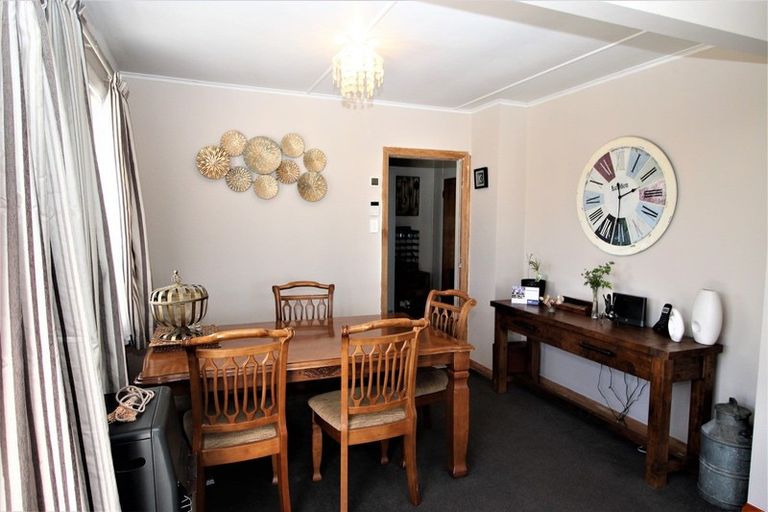 Photo of property in 17 Burgoyne Street, Woodville, 4920