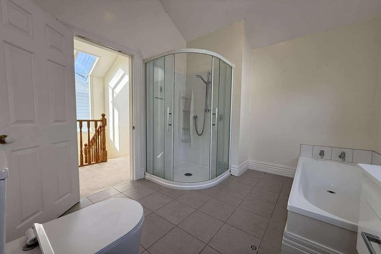 Photo of property in 12c Hobson Street, Thorndon, Wellington, 6011