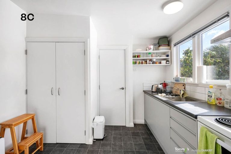 Photo of property in 8 Alameda Terrace, Aro Valley, Wellington, 6021