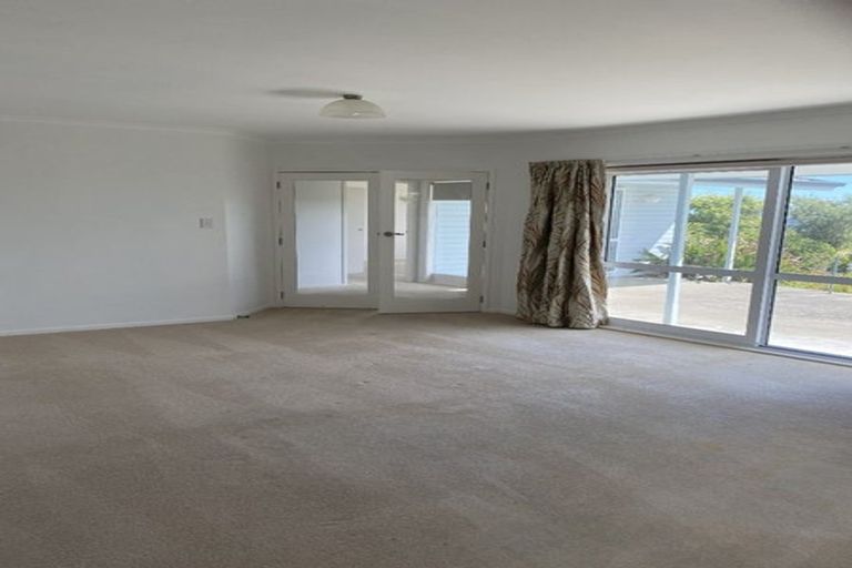 Photo of property in 9 Kotare Street, Waikanae, 5036