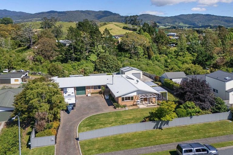 Photo of property in 10 Highfields Drive, Katikati, 3129