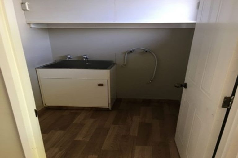 Photo of property in 2/404 Main North Road, Redwood, Christchurch, 8051