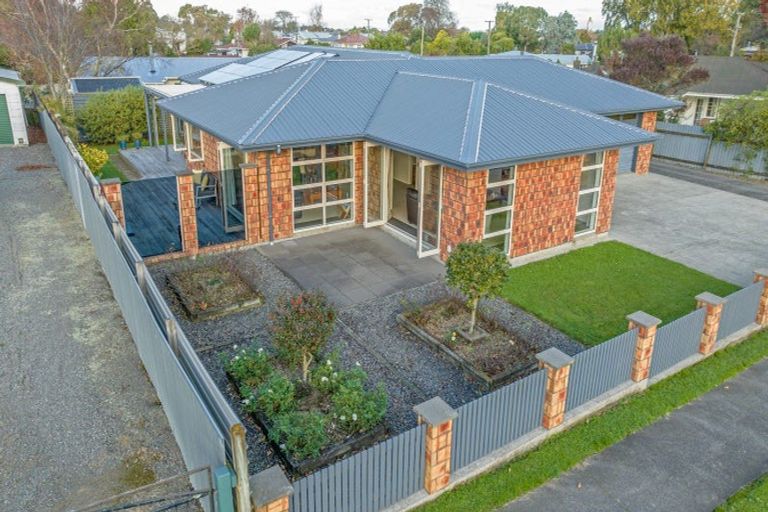 Photo of property in 39 Pukepapa Road, Marton, 4710