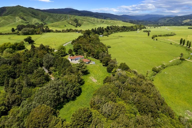 Photo of property in 311 Rahui Road, Otaki, 5583
