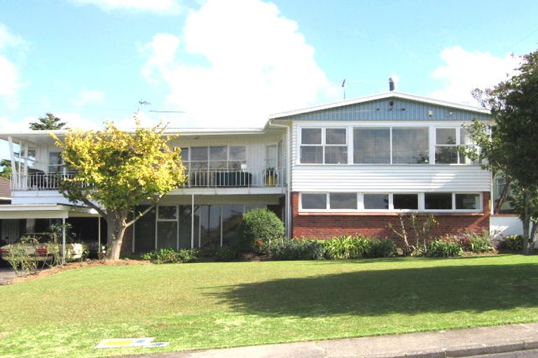 Photo of property in 56 Jaemont Avenue, Te Atatu South, Auckland, 0610