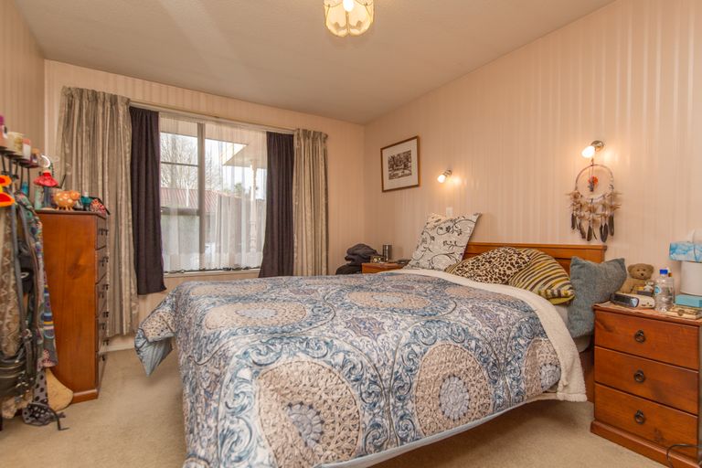 Photo of property in 15 Flaxwood Lane, Waltham, Christchurch, 8023