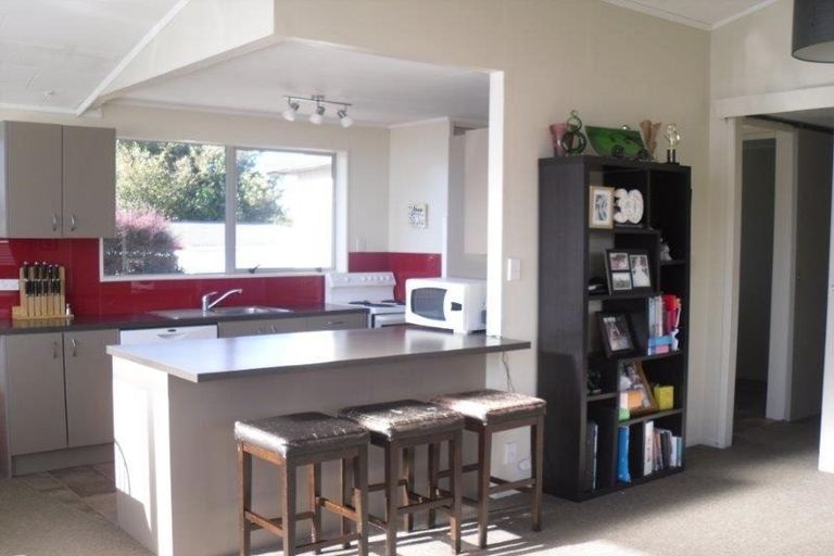 Photo of property in 5 Chartwell Drive, Eltham, 4322