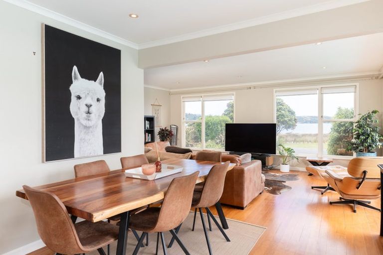 Photo of property in 7 Motukaraka Point, Pauatahanui, Porirua, 5381