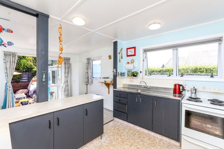 Photo of property in 17 Record Street, Fitzroy, New Plymouth, 4312