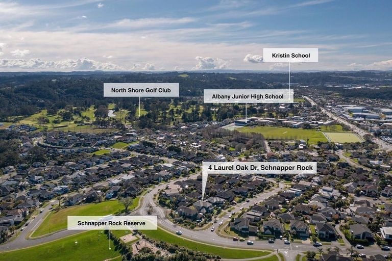 Photo of property in 4 Laurel Oak Drive, Schnapper Rock, Auckland, 0632