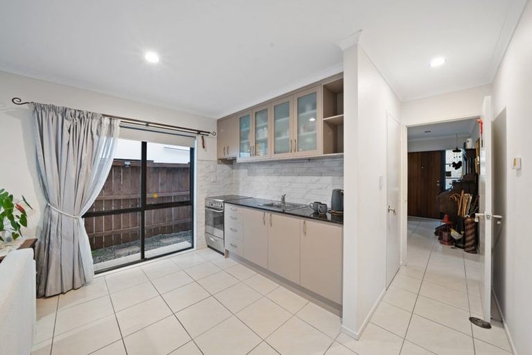 Photo of property in 3 Bezar Place, Flat Bush, Auckland, 2016