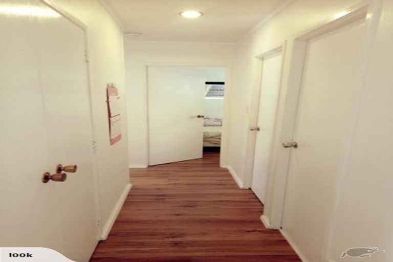 Photo of property in 9 Beaudine Avenue, Glenfield, Auckland, 0629