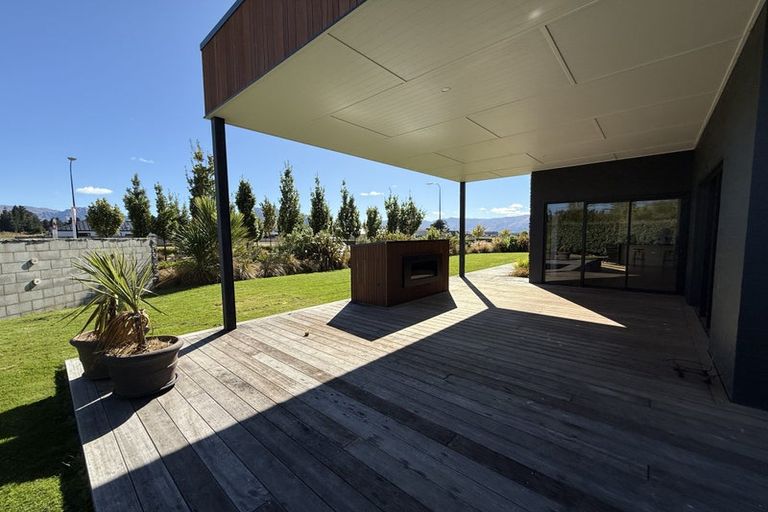 Photo of property in 43 Pounamu Avenue, Albert Town, Wanaka, 9305