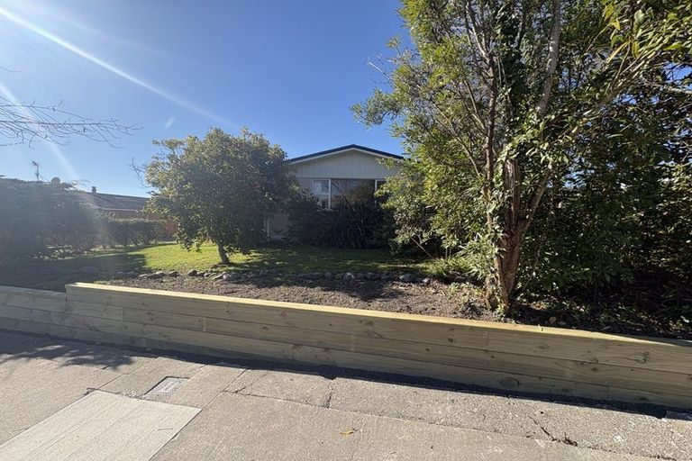 Photo of property in 21 James Cook Street, Havelock North, 4130