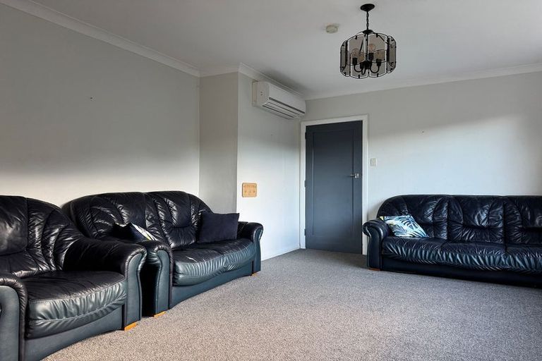 Photo of property in 41 Lincoln Avenue, Tawa, Wellington, 5028