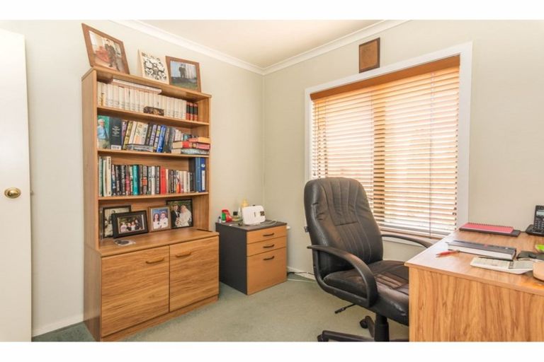 Photo of property in Tuscany Towers, 11/1 Ambrico Place, New Lynn, Auckland, 0600