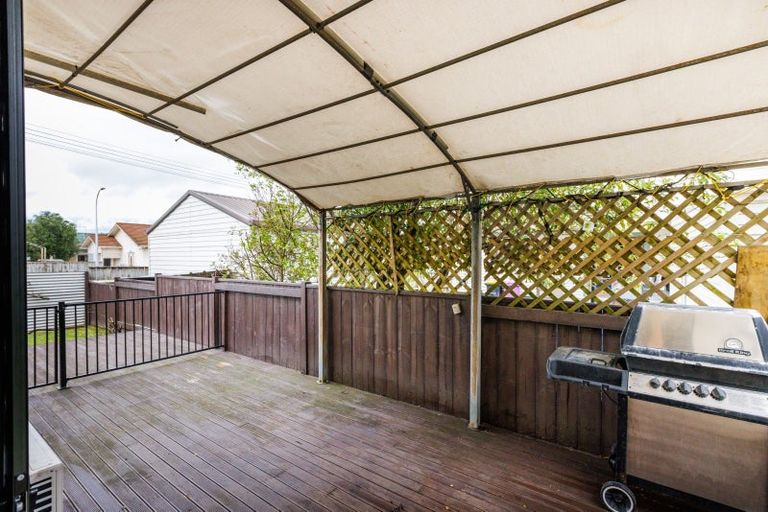 Photo of property in 2a Wellington Street, Feilding, 4702
