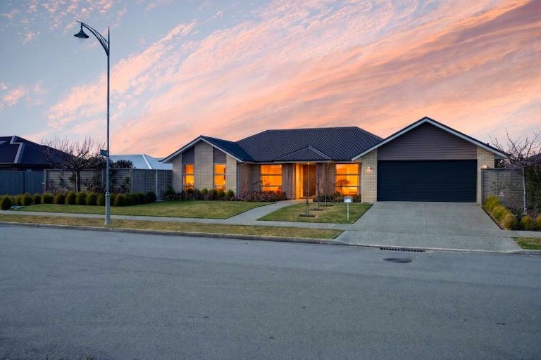 Photo of property in 42 Brockelbank Drive, Kaiapoi, 7630