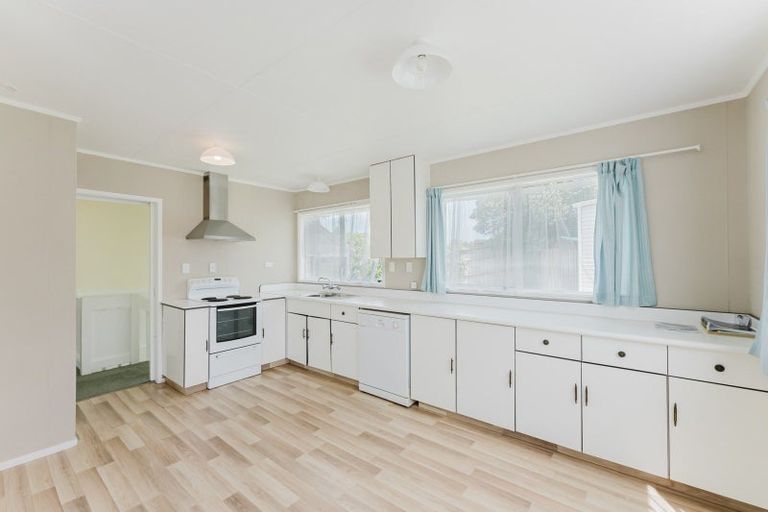 Photo of property in 50 Trelawney Crescent, Westown, New Plymouth, 4310