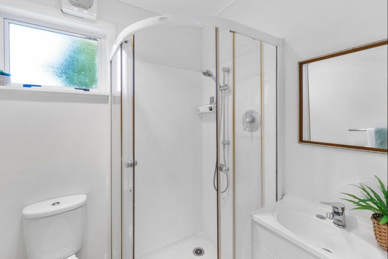 Photo of property in 53 Queenwood Road, Levin, 5510